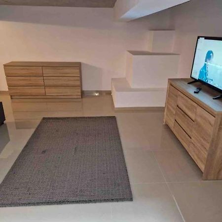Danube Double Apartment เบรยลา ภายนอก รูปภาพ