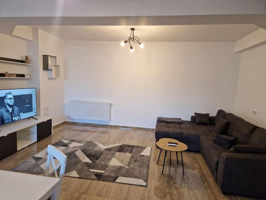 Danube Double Apartment เบรยลา ภายนอก รูปภาพ