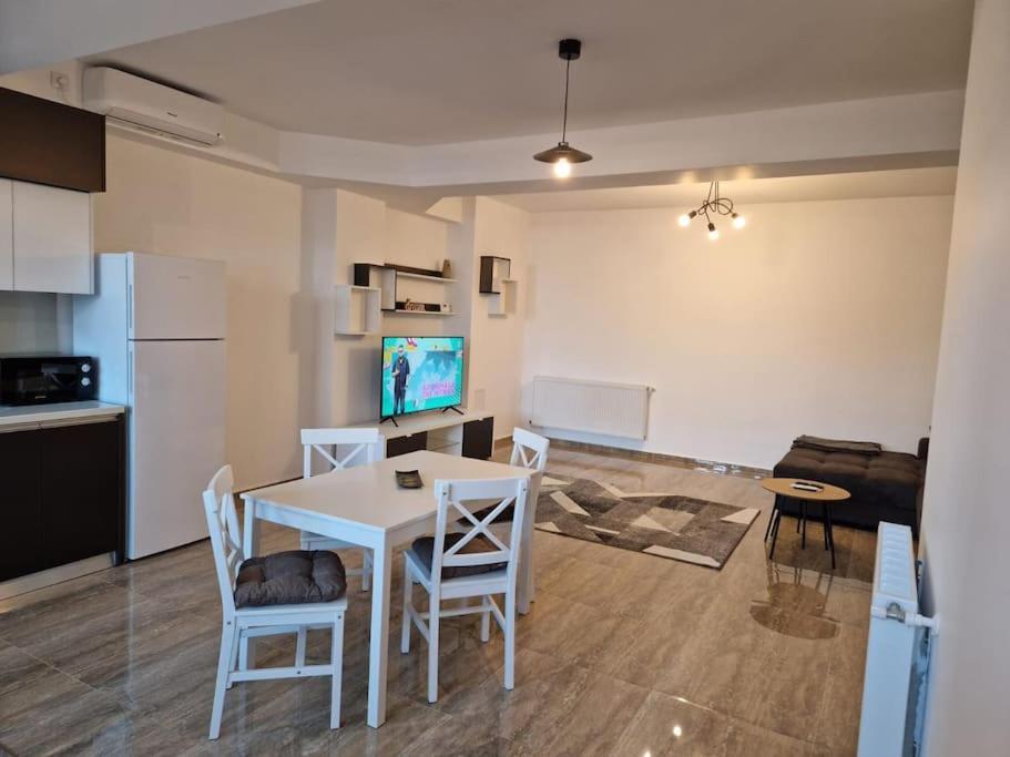 Danube Double Apartment เบรยลา ภายนอก รูปภาพ
